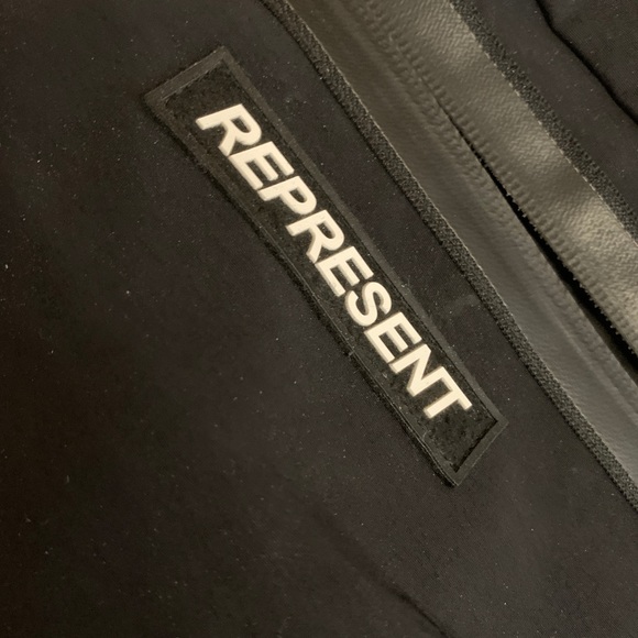 Represent Clo Fanny Pack - Picture 2 of 2